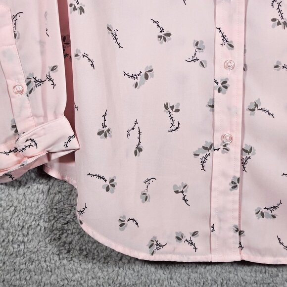 Light Pink Floral Button-Down Shirt With Chest Pockets & Long Sleeves By Sioni - Picture 5 of 12